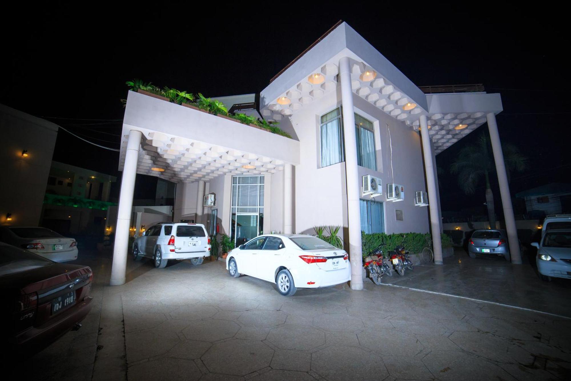 Vip House Peshawar Hotel Exterior photo